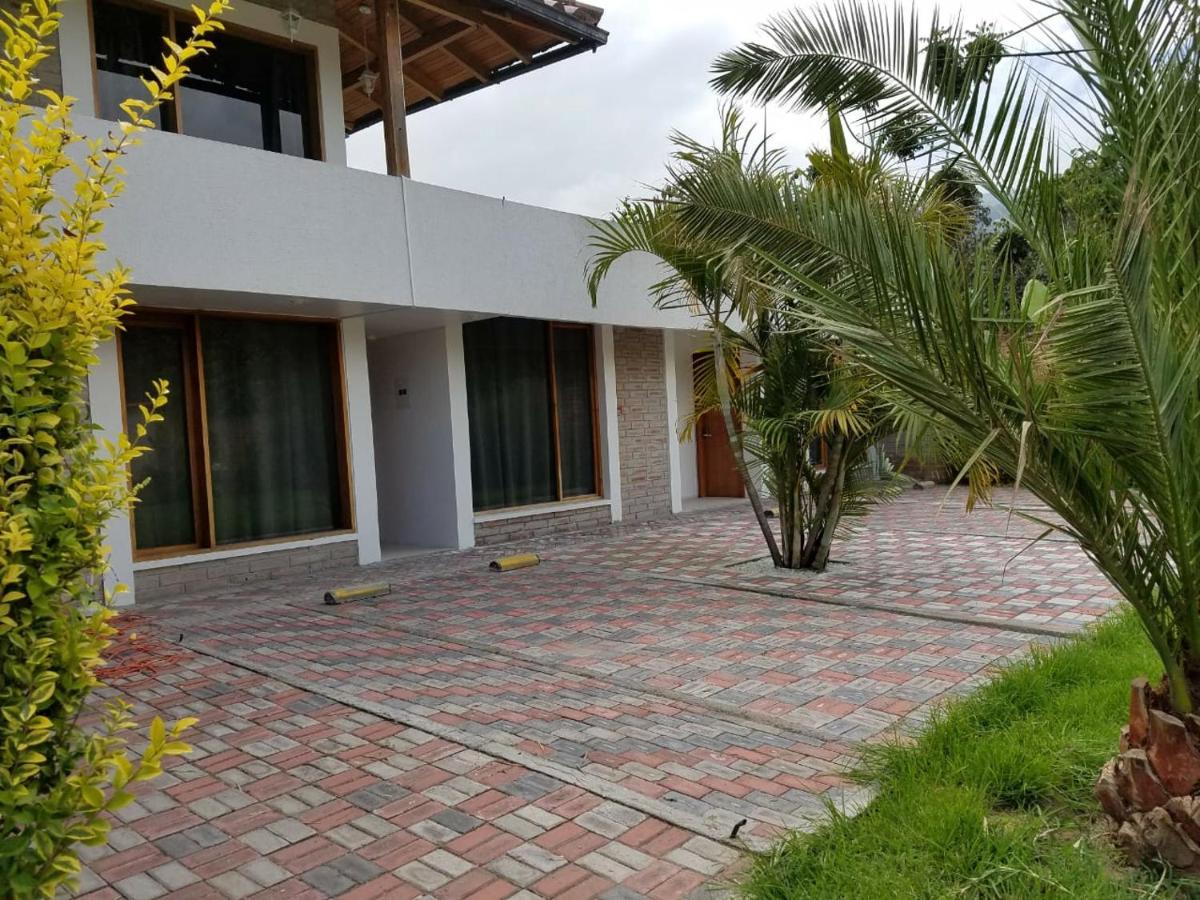 Bamboo Village Place Tumbaco Esterno foto
